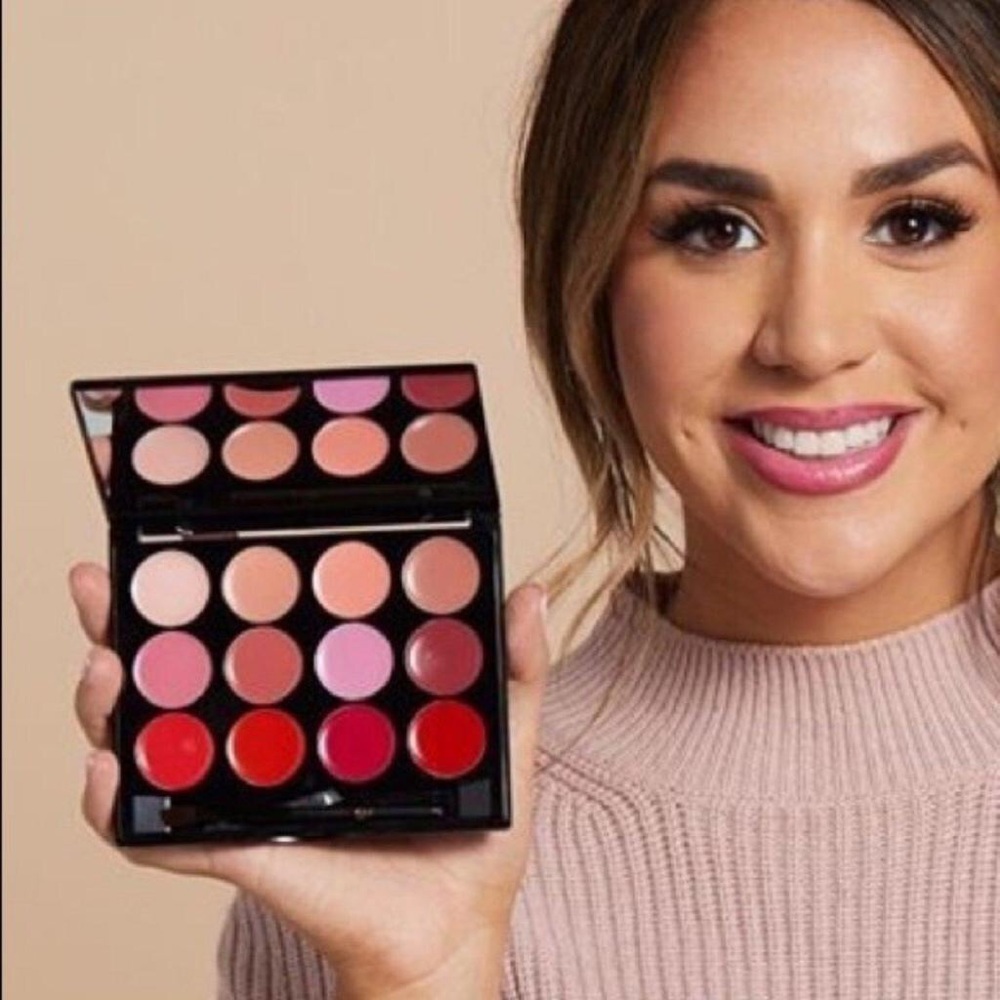 NWT ISH Lip Statement Palette